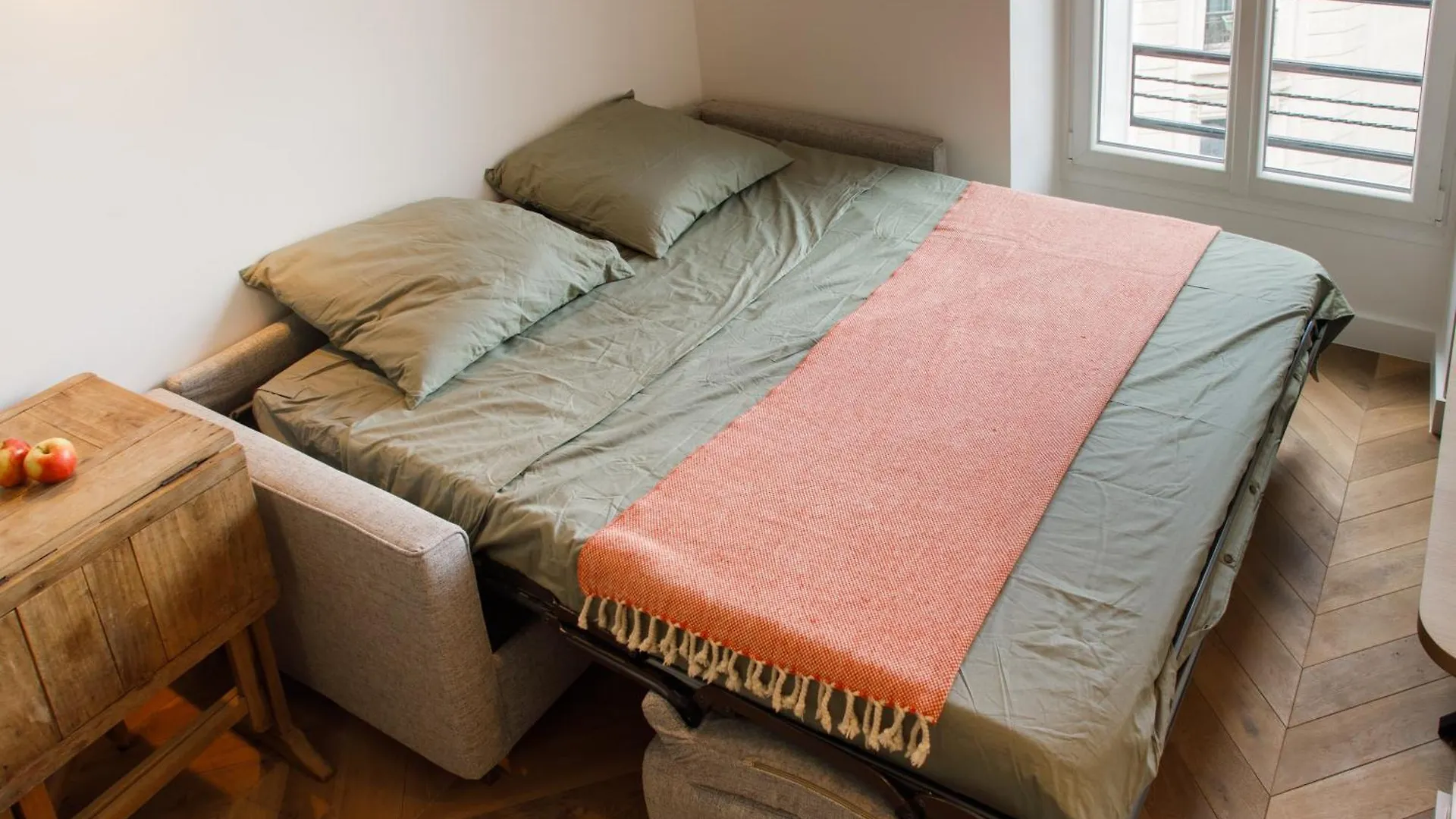 Pleasant 1bd Duplex For 4 Batignolles